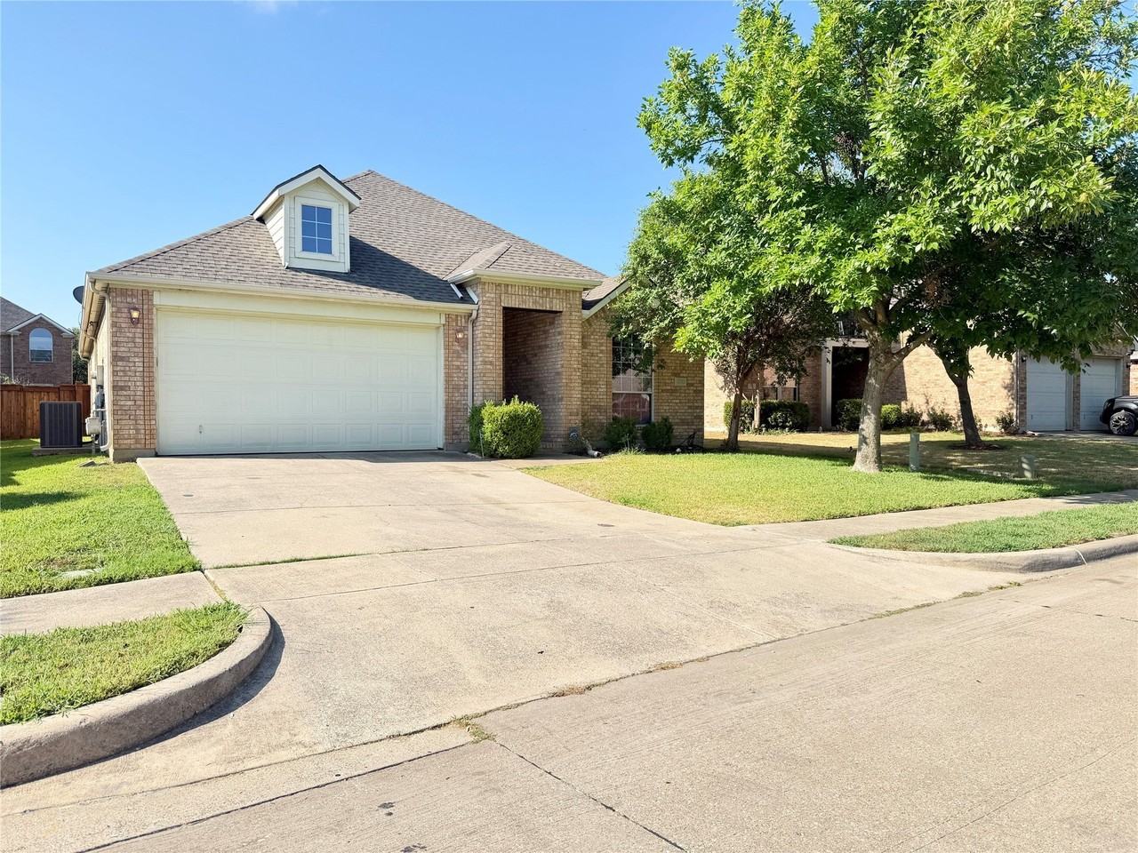 2811 Barco - Photo 2 of 31