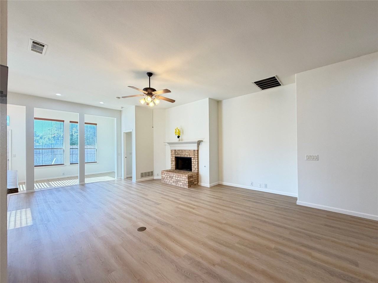 2811 Barco - Photo 4 of 31