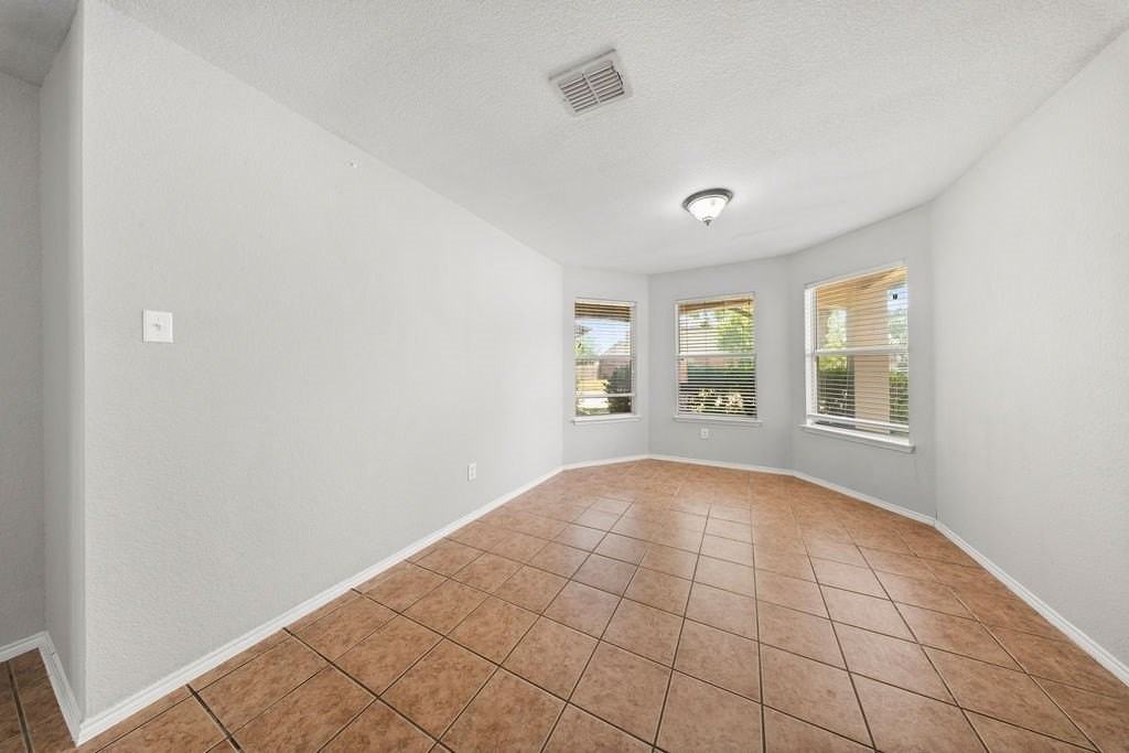 2701 Morningside Dr - Photo 4 of 30