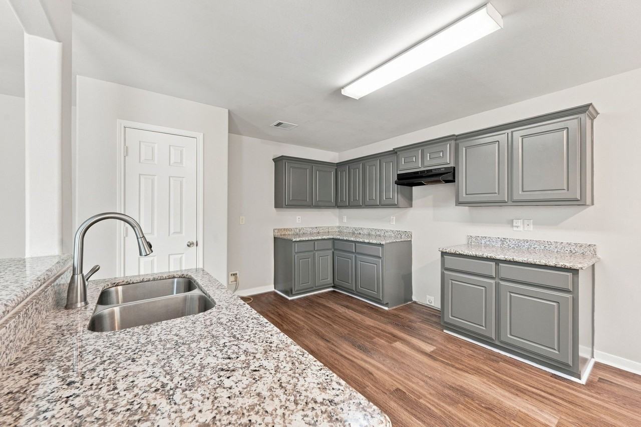 6811 Waterlilly View Ln - Photo 6 of 29