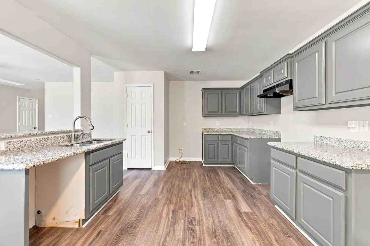 6811 Waterlilly View Ln - Photo 7 of 29