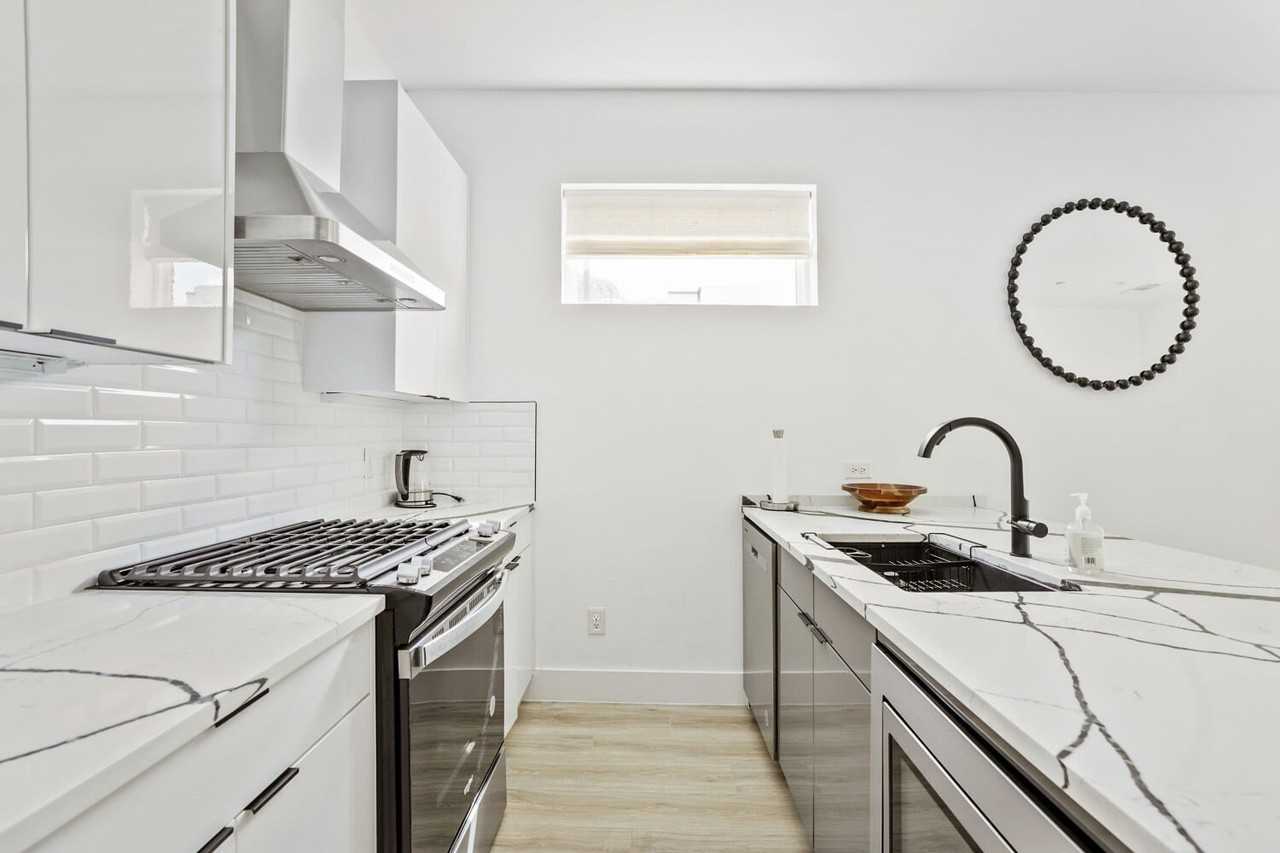 2614 N Carroll Ave #101 - Photo 2 of 17