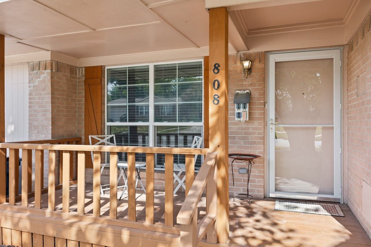 808 Jackson St - Photo 3 of 22