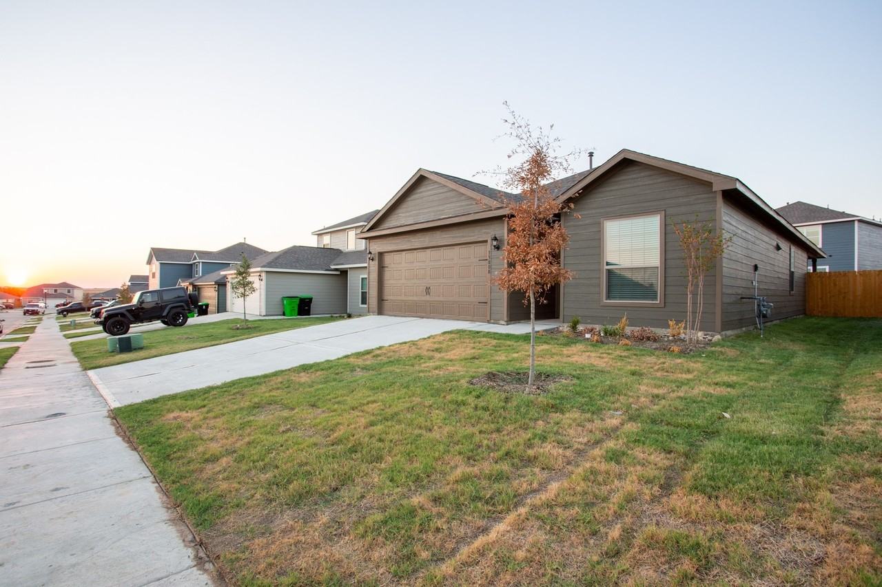 13808 Musselshell Dr - Photo 2 of 24