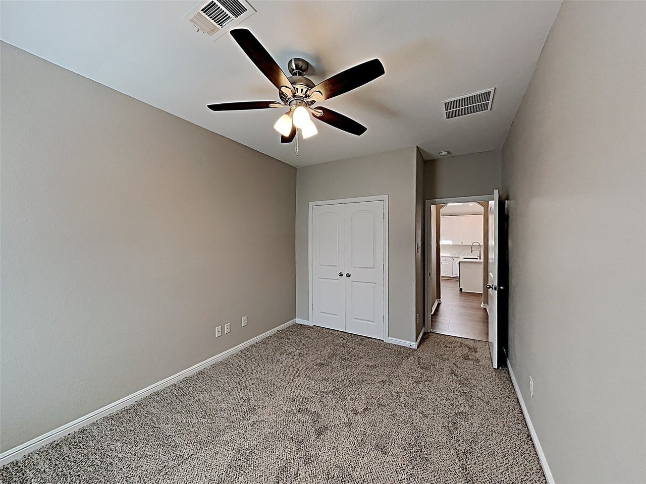 1025 Prairie Heights Dr - Photo 6 of 16