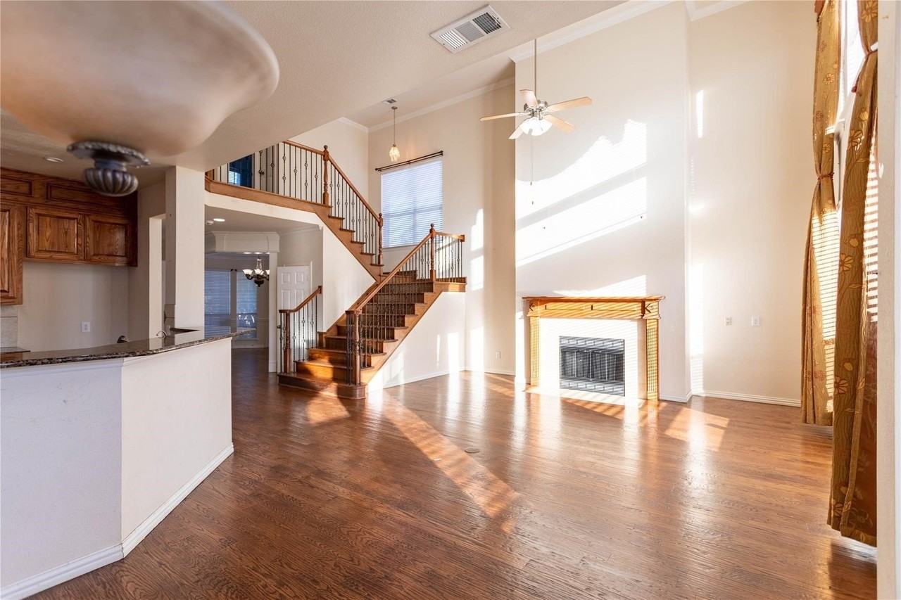 413 Brookmere Ln - Photo 6 of 28
