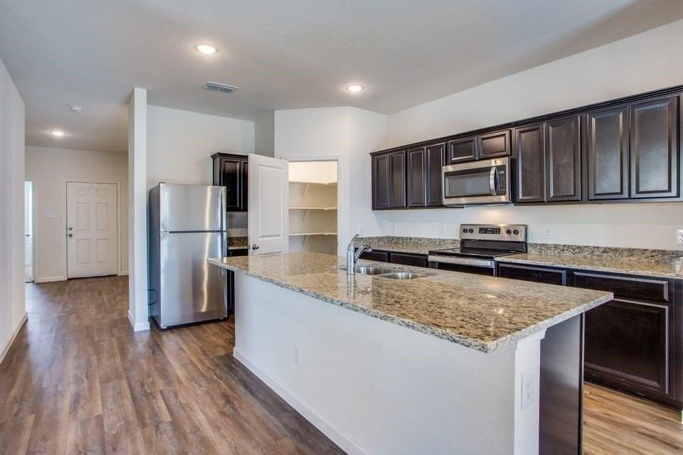 304 Briar Cv - Photo 2 of 10