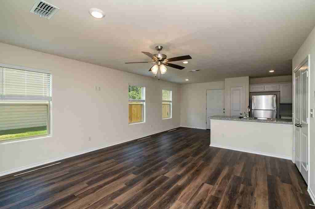 201 S May St #1 - Photo 5 of 21