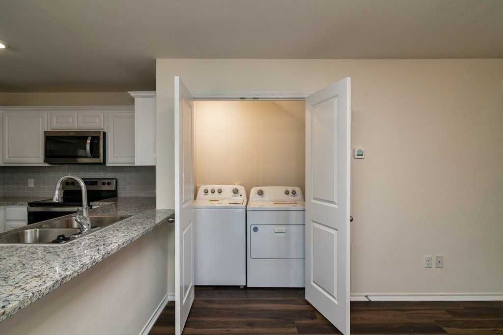 201 S May St #1 - Photo 7 of 21