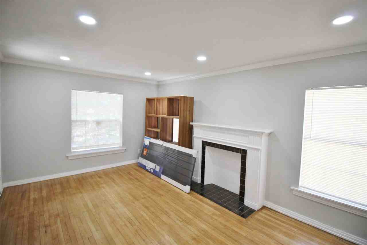 3427 Kinmore St - Photo 5 of 21