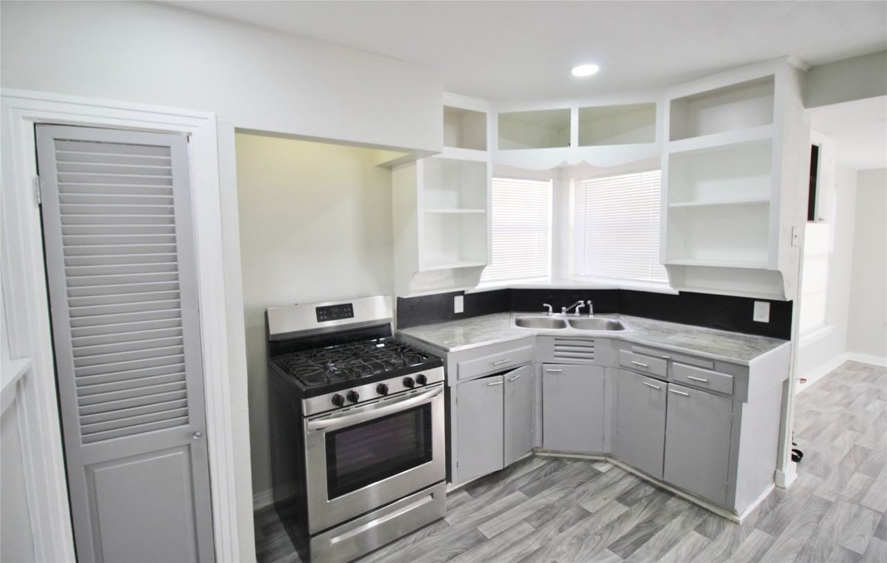 3427 Kinmore St - Photo 7 of 21