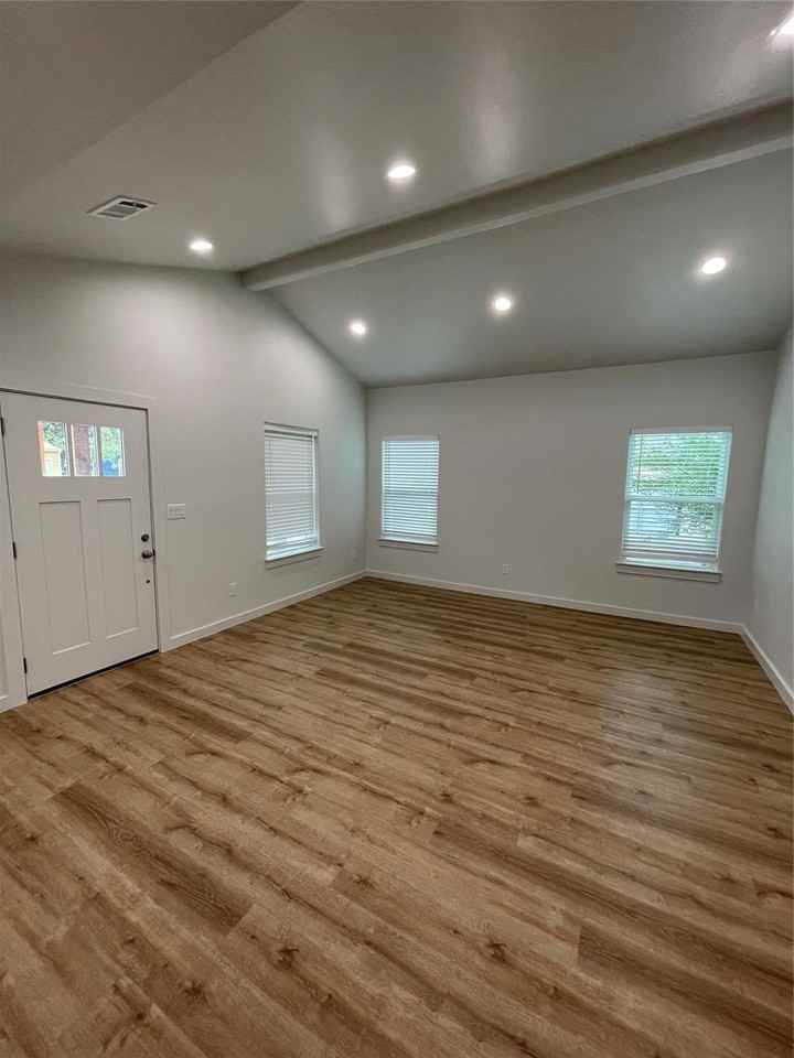 524 W Florence St - Photo 2 of 17