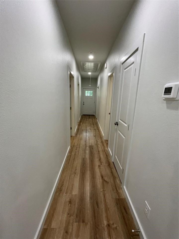 524 W Florence St - Photo 6 of 17
