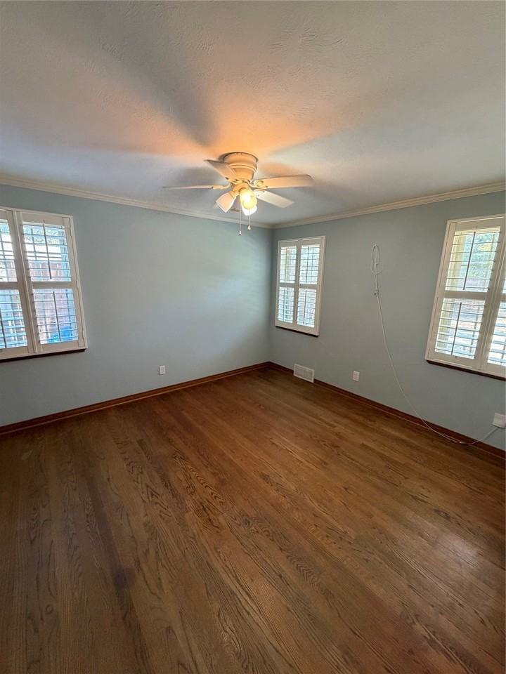 6452 E Lovers Ln - Photo 6 of 13