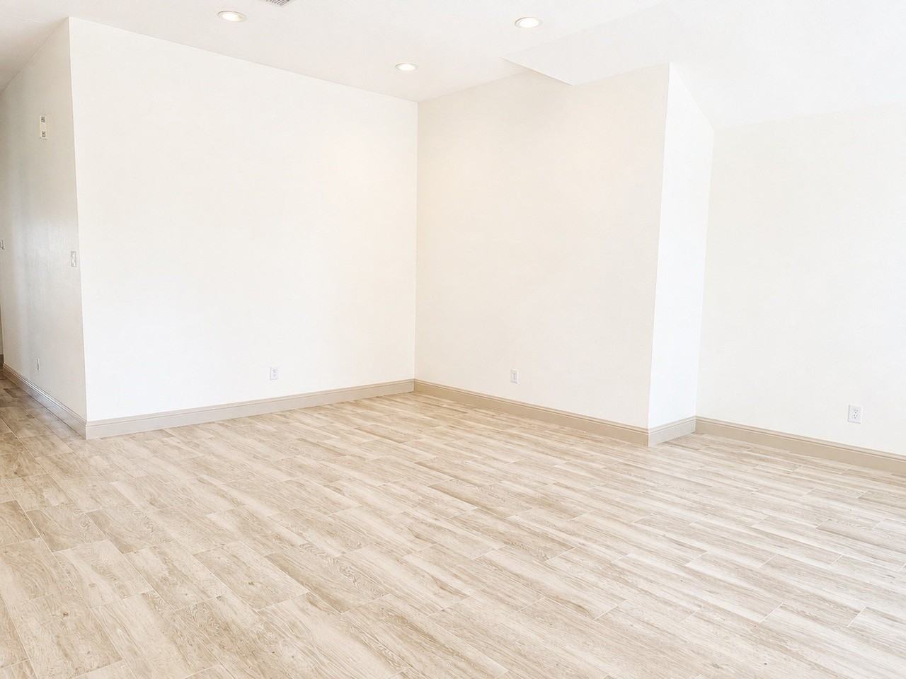 809 Big Bend Dr - Photo 3 of 28