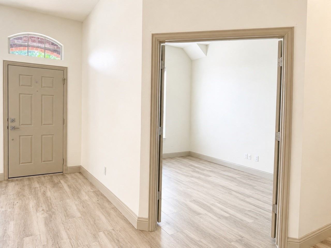 809 Big Bend Dr - Photo 4 of 28