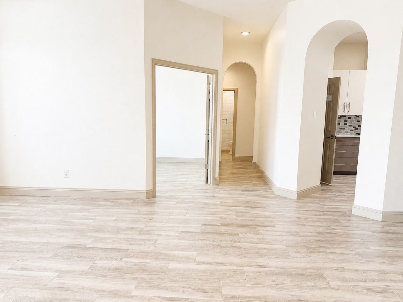 809 Big Bend Dr - Photo 5 of 28