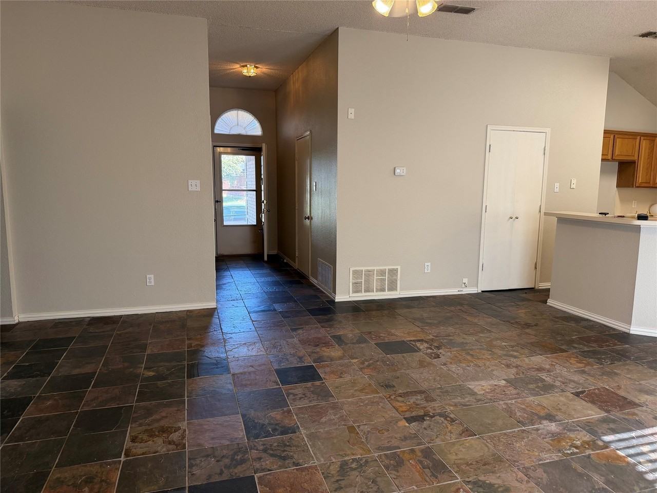 2700 Jennie Wells Dr - Photo 5 of 16