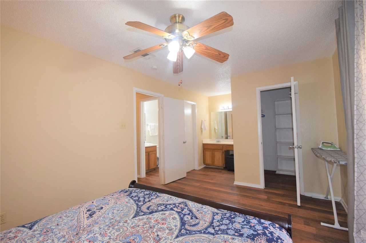 6401 Basswood Dr - Photo 3 of 8
