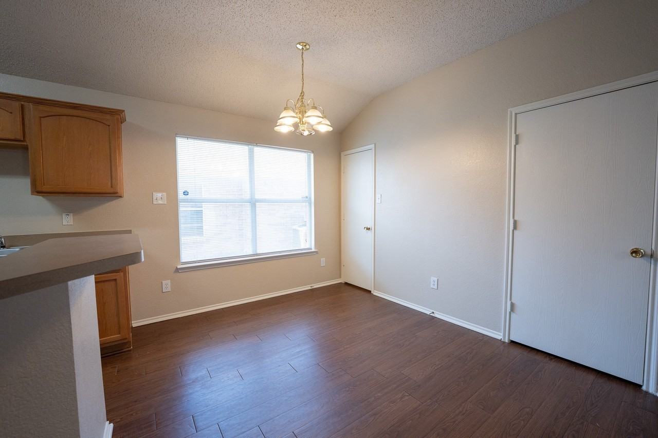 183 Rolling Ct - Photo 7 of 15