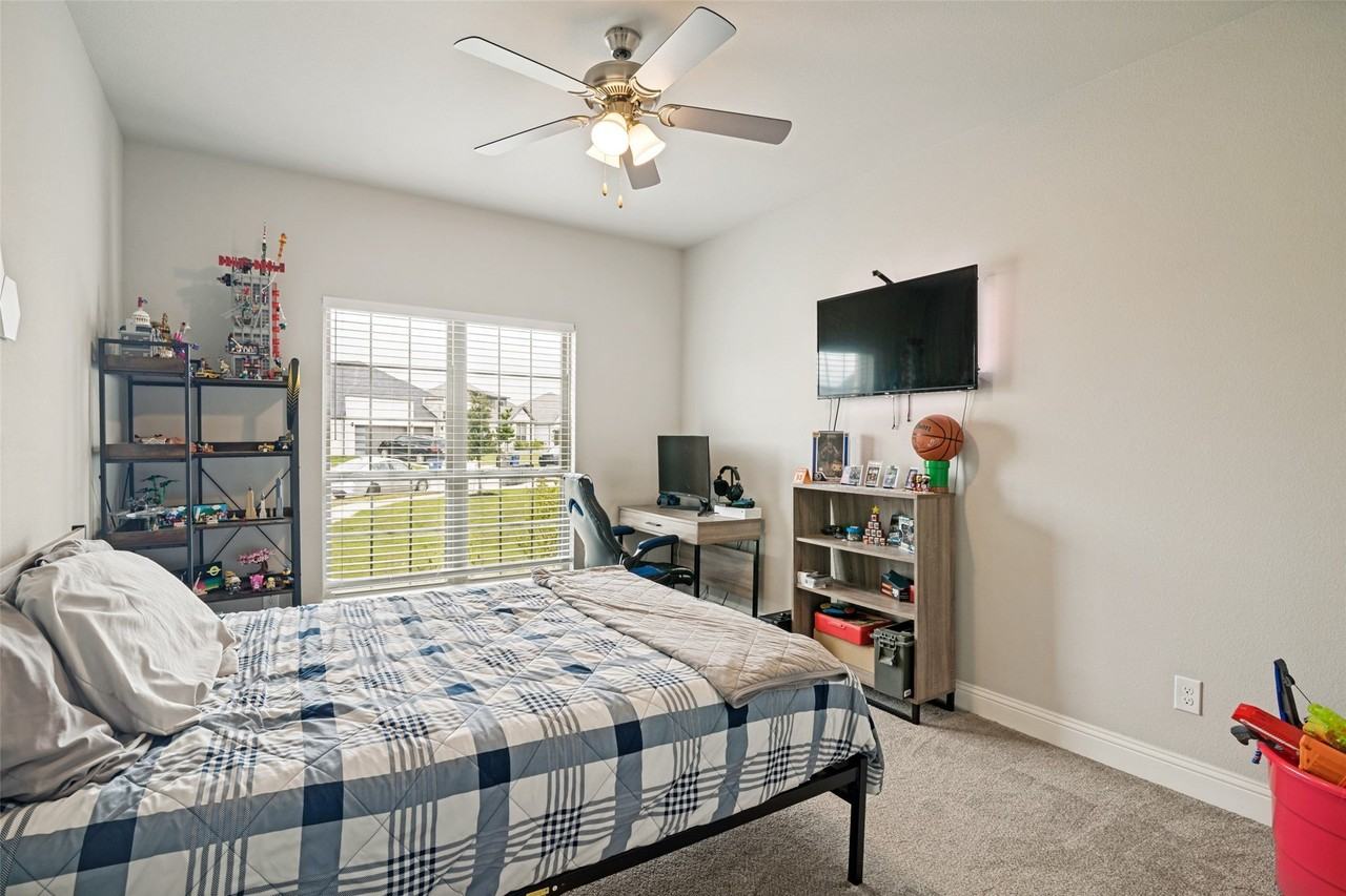 439 Cyprus Grove Dr - Photo 4 of 26