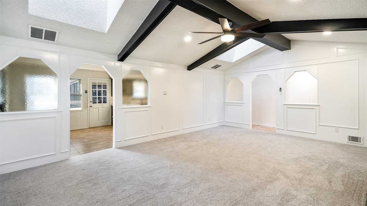 8635 Bacardi Dr - Photo 3 of 24