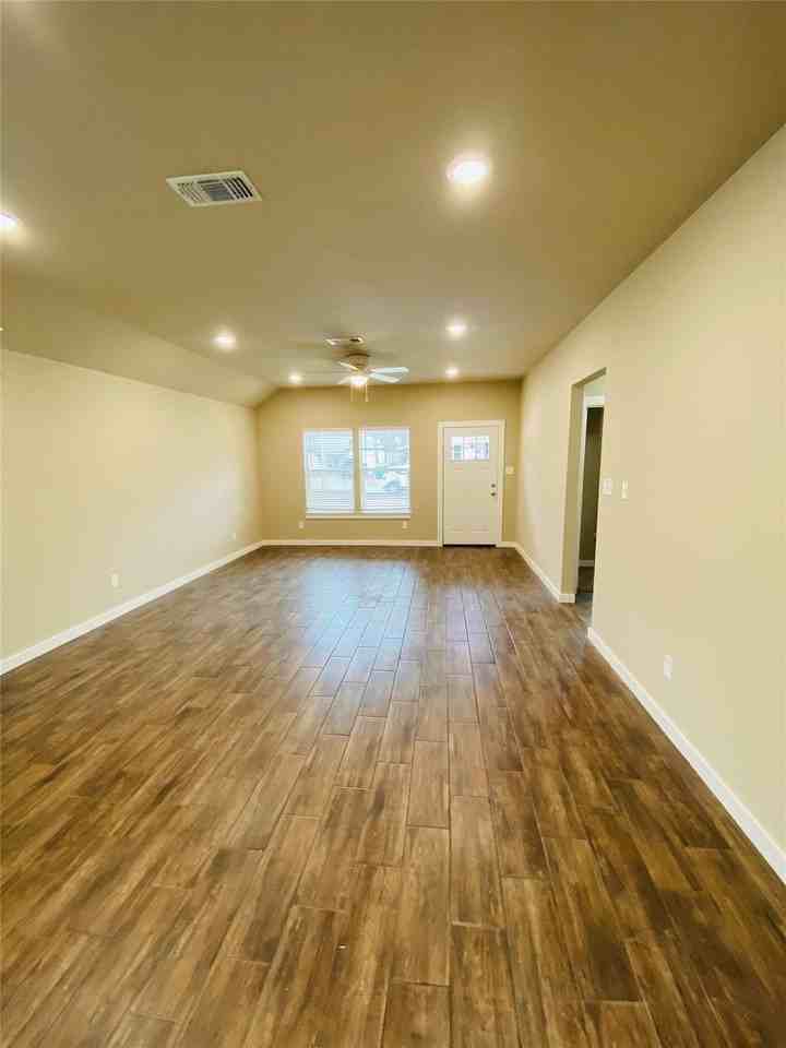307 N Colbert Ave - Photo 6 of 24