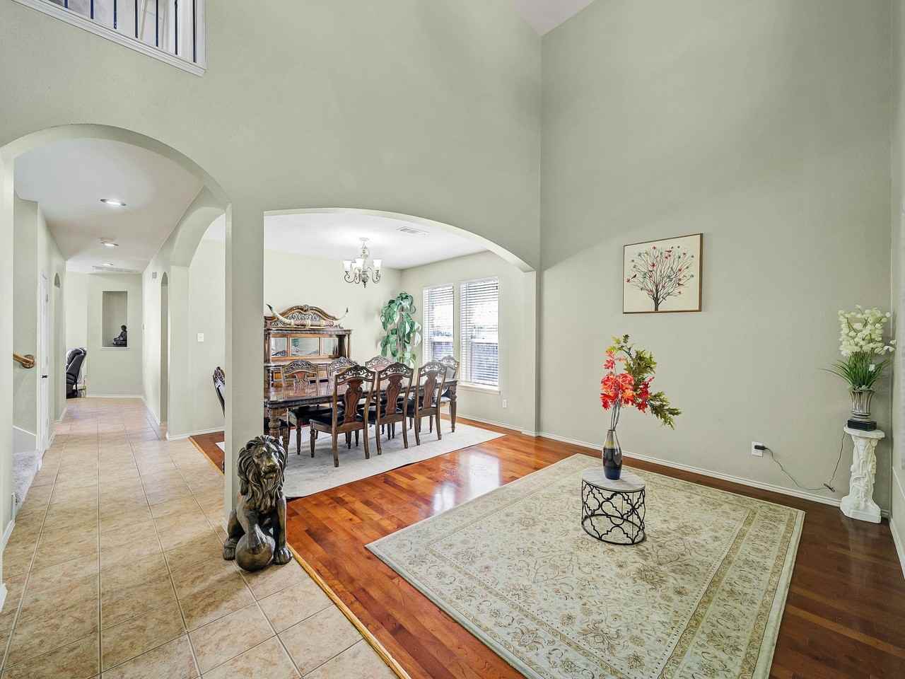 9332 Granger Ln - Photo 4 of 37