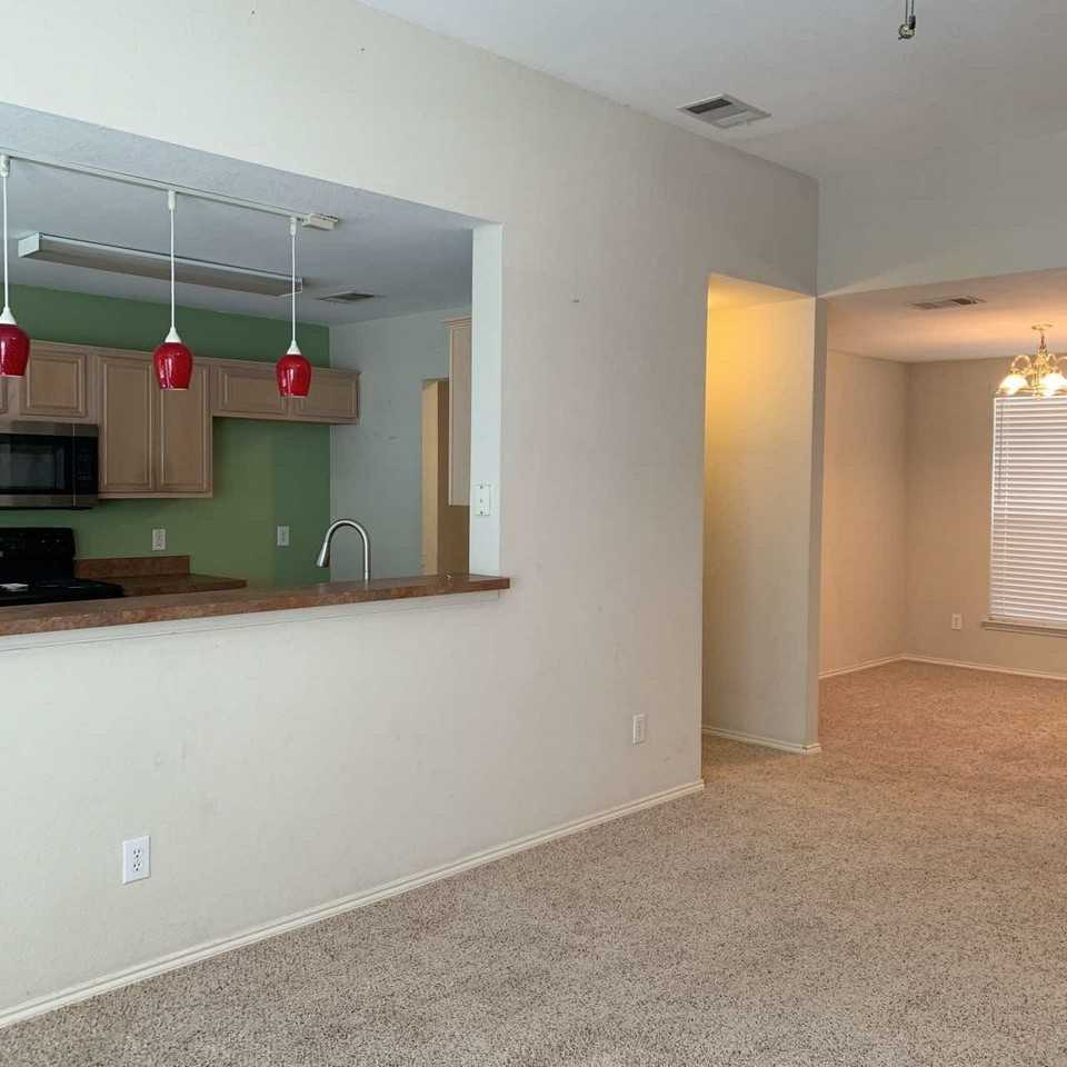 208 N Rolling Meadows Dr - Photo 4 of 25