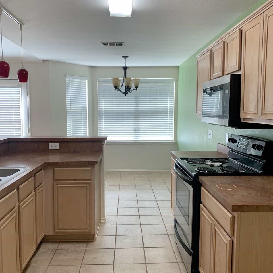 208 N Rolling Meadows Dr - Photo 5 of 25