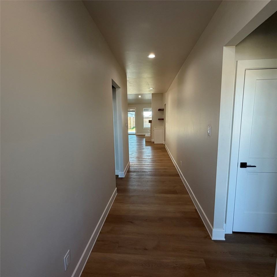 7802 Enderby Ln - Photo 3 of 30