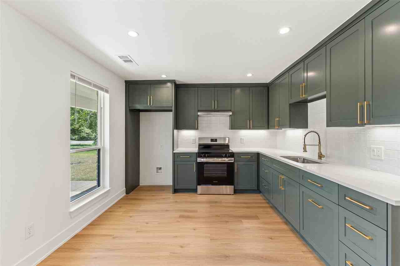 423 Rita Ln - Photo 5 of 22
