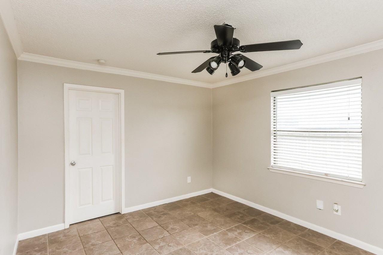 7404 Cheryl Ct - Photo 7 of 15