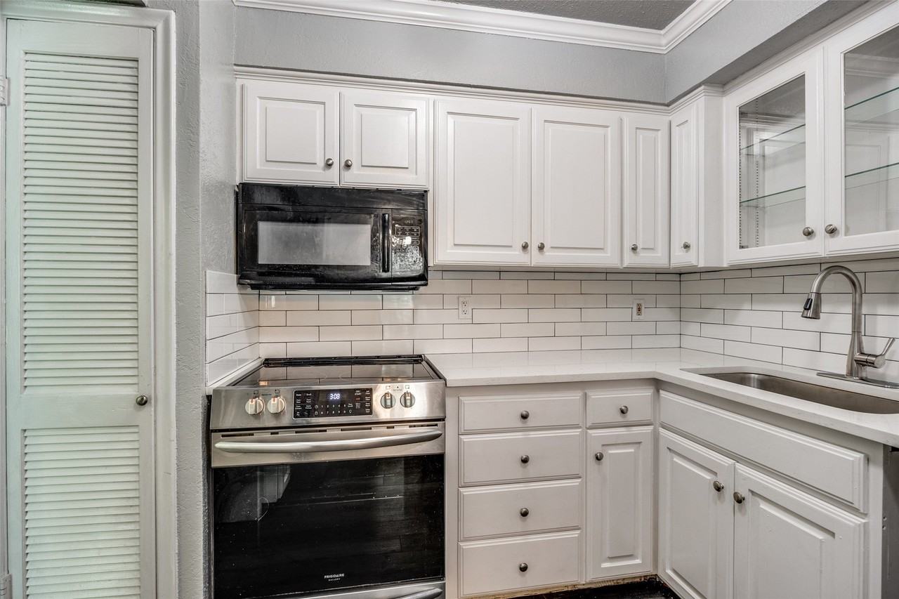 5053 Les Chateaux Dr #141 - Photo 5 of 13