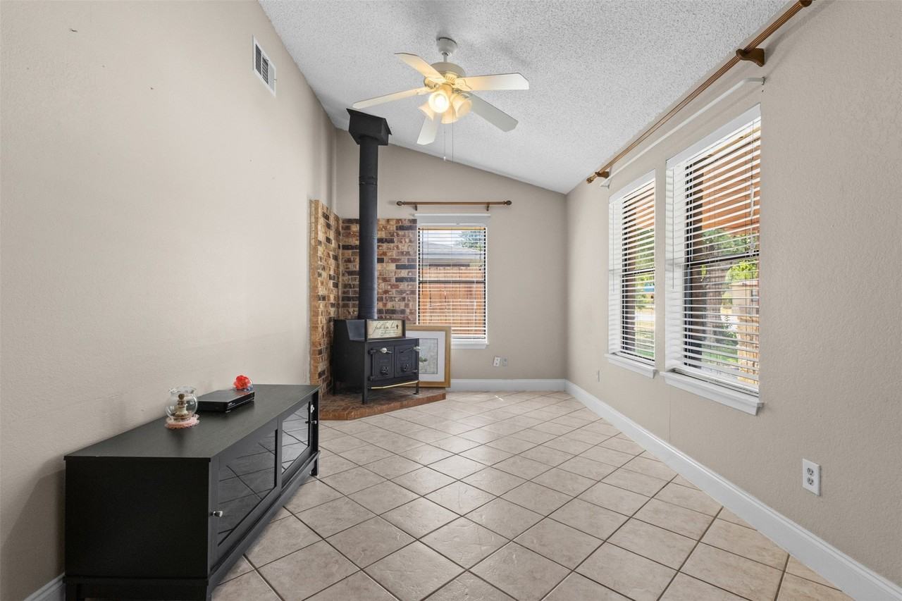 207 Washington Ave - Photo 4 of 26