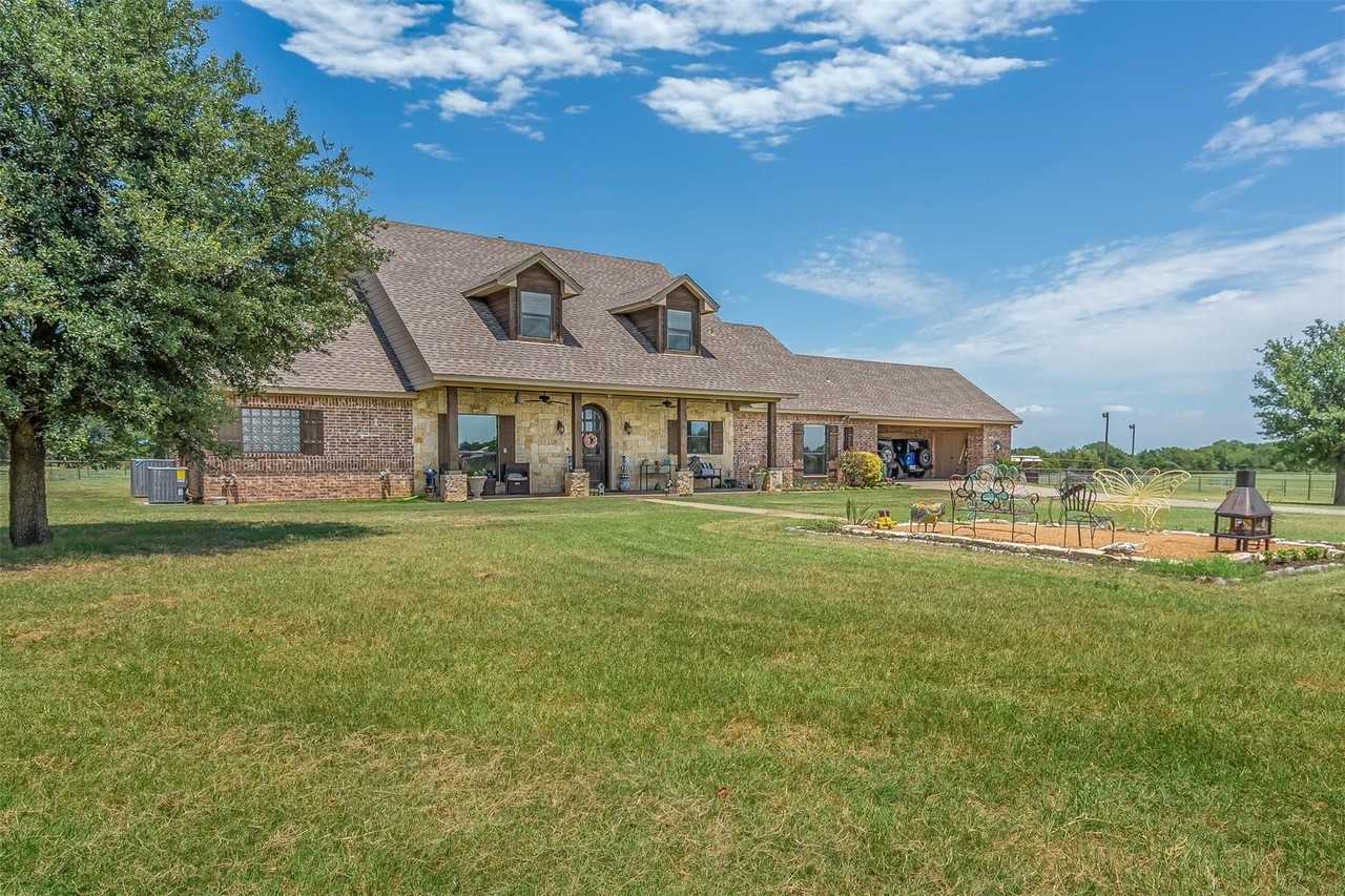 1555 E Blackjack Rd - Photo 2 of 38