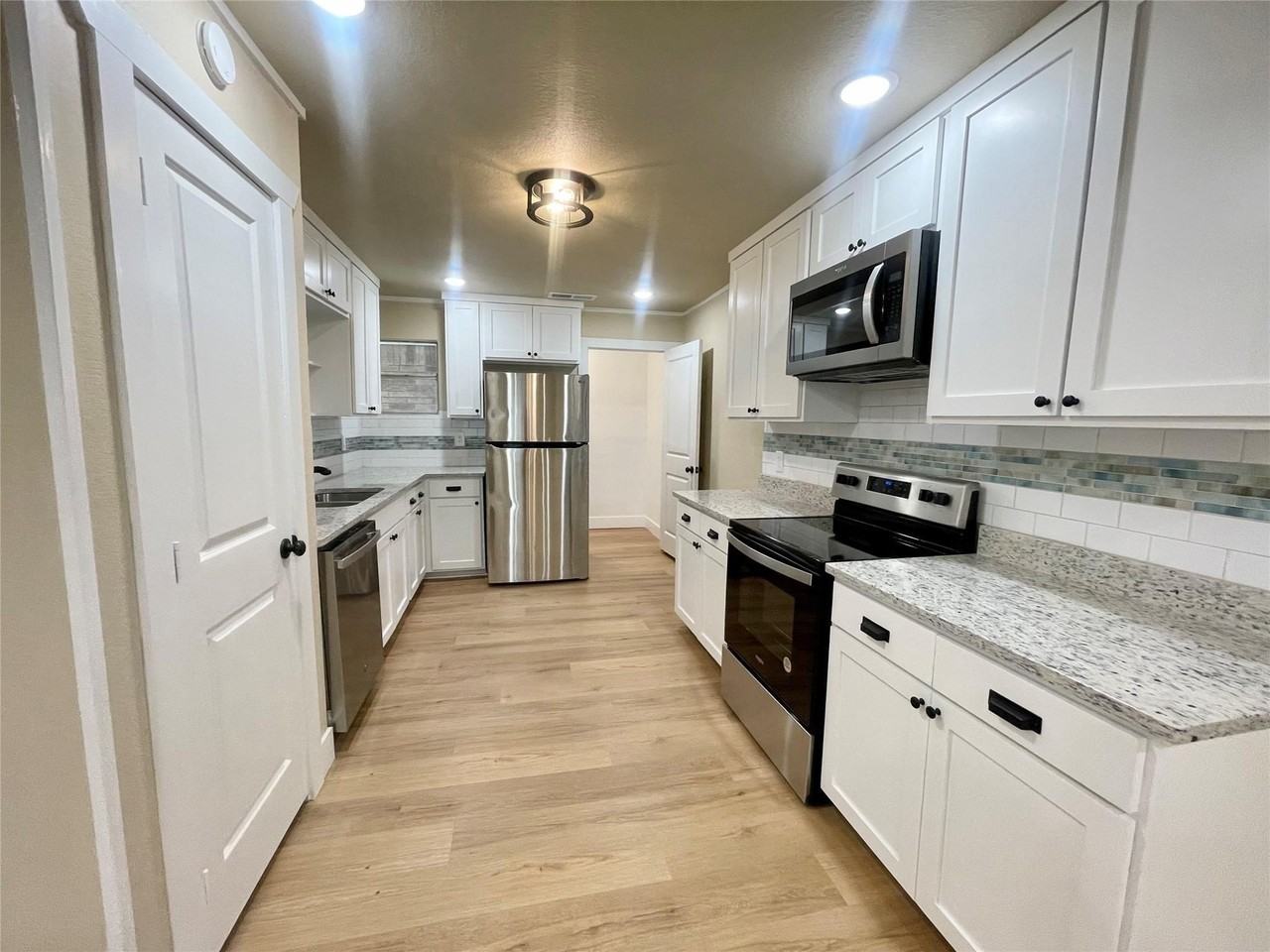 515 Maple St - Photo 2 of 15