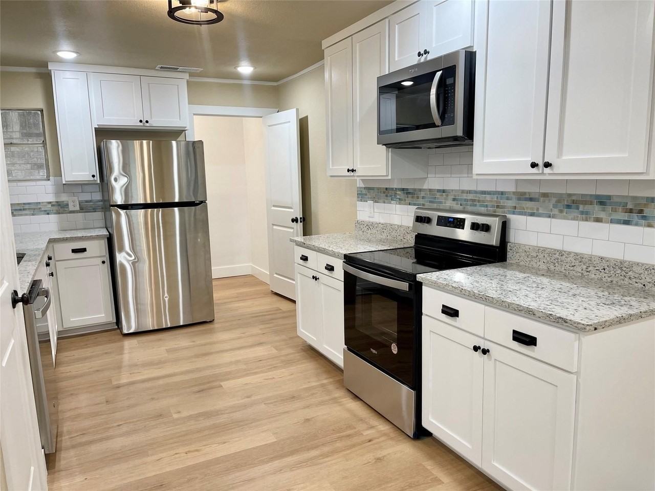 515 Maple St - Photo 3 of 15