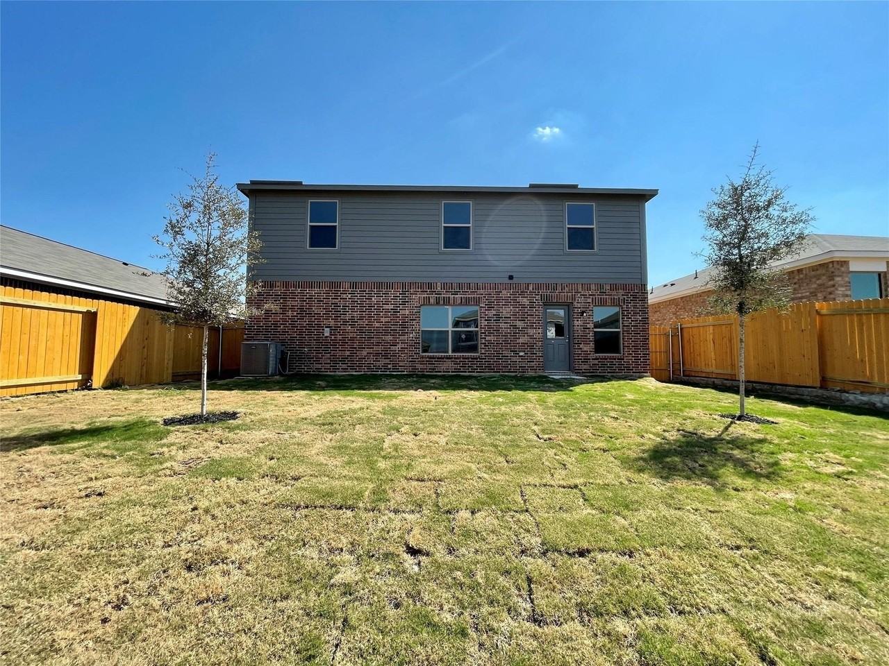 623 Aqueduct Dr - Photo 2 of 27