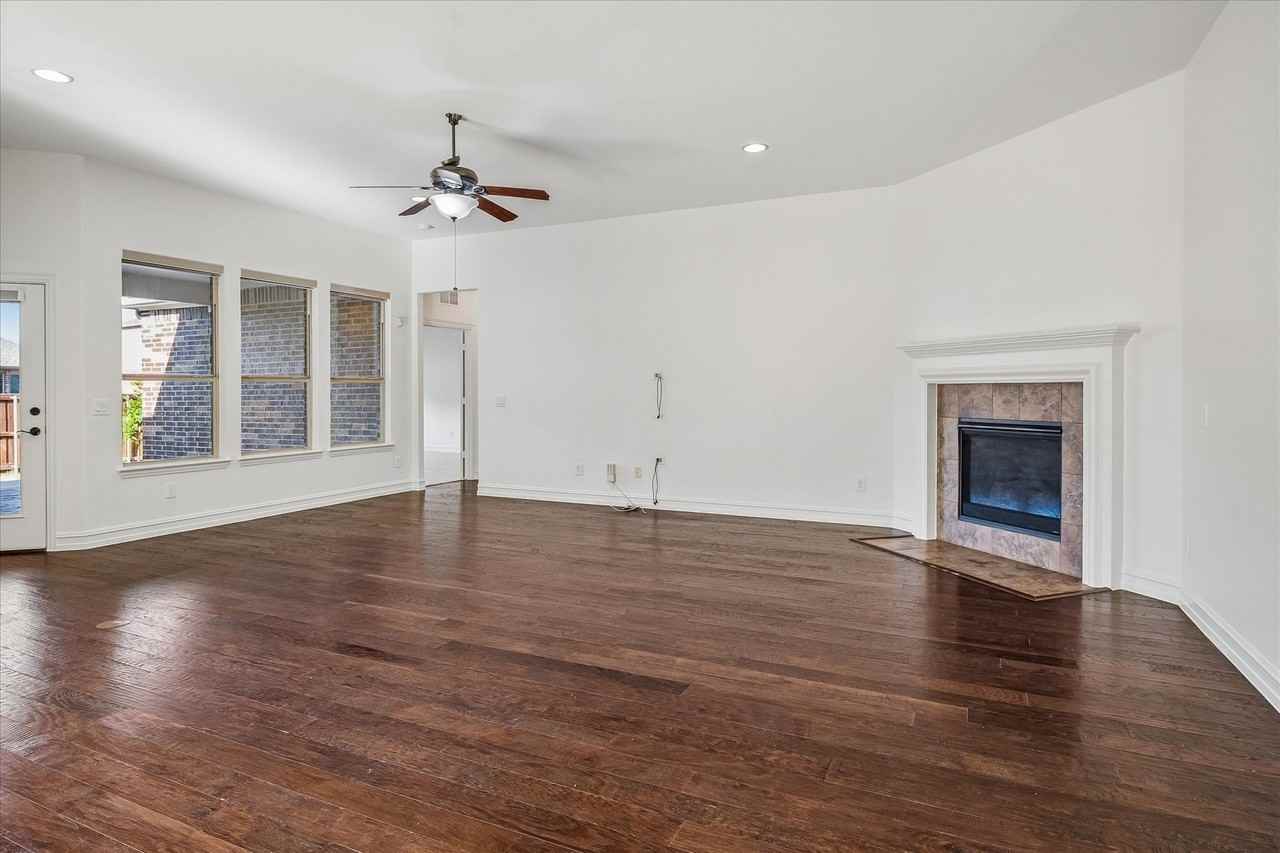 1037 Everglades Dr - Photo 6 of 25