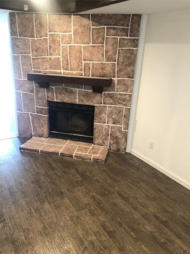 206 Matt Pl - Photo 2 of 8