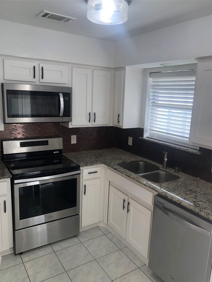 206 Matt Pl - Photo 4 of 8