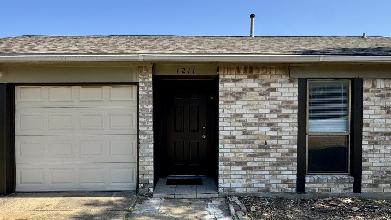 1211 Brush Creek Dr - Photo 2 of 19