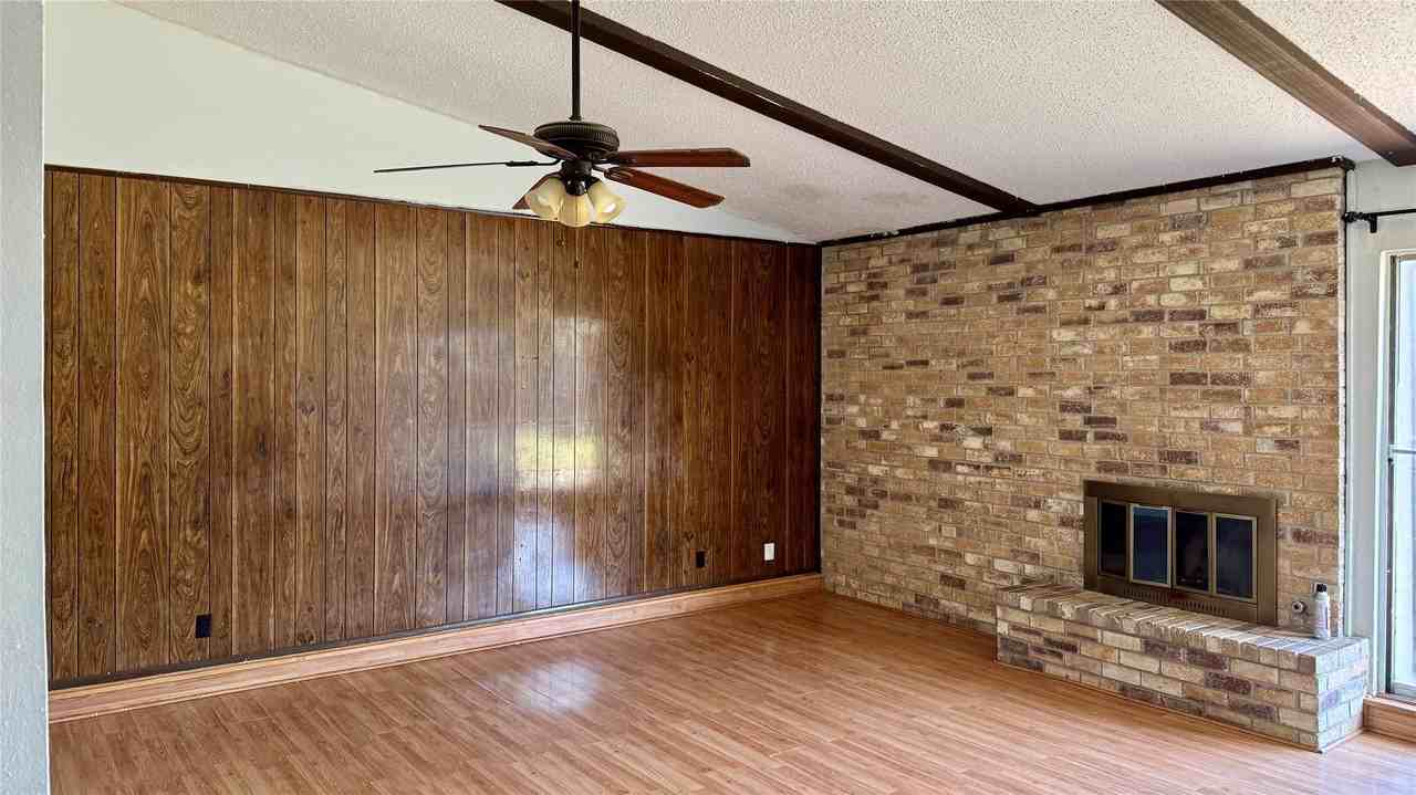 1211 Brush Creek Dr - Photo 5 of 19