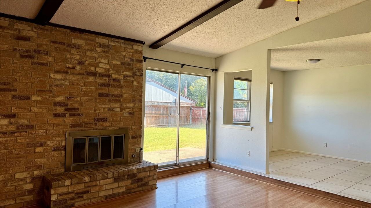 1211 Brush Creek Dr - Photo 6 of 19