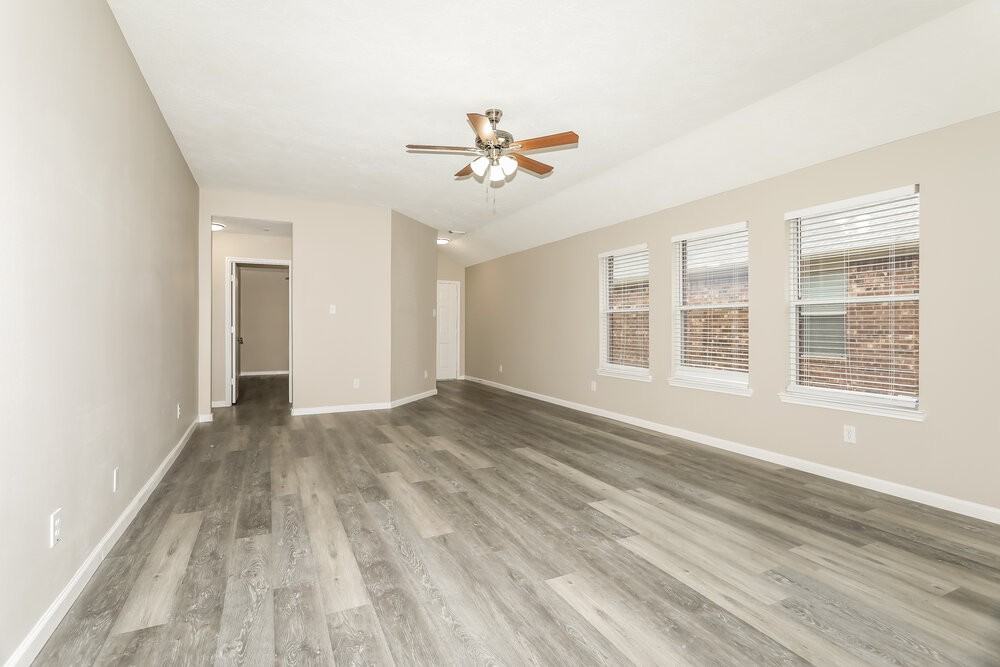 12254 Lavon Dr - Photo 4 of 16