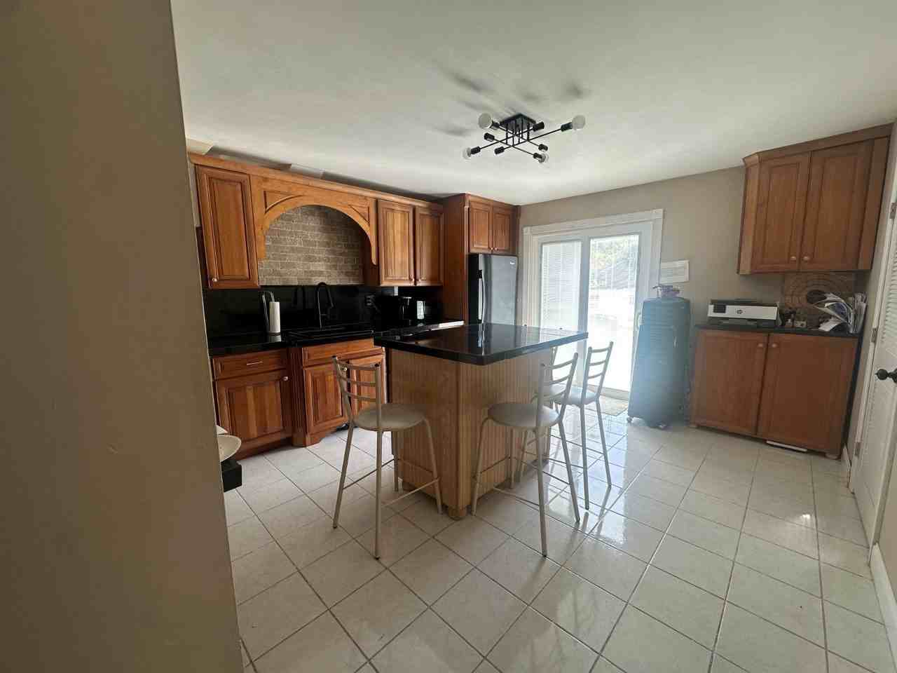 704 Sandra Pl - Photo 3 of 5