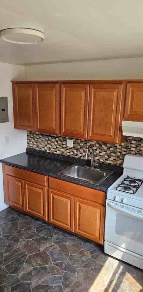 31 Millers Ln #31C - Photo 6 of 12