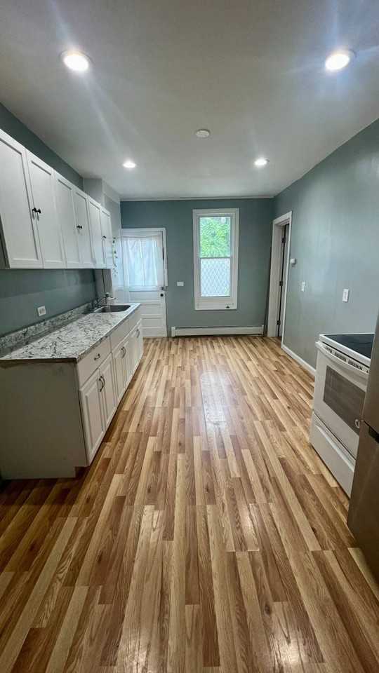 19 Bunn St - Photo 2 of 15