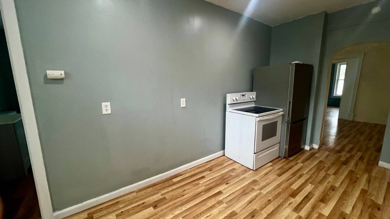 19 Bunn St - Photo 4 of 15